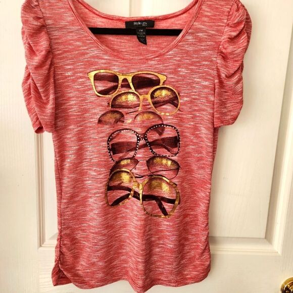 ❤️EYEGLASS Shirt Rhinestone and Gold design Style & Co Gathered short sleeve Red - Picture 1 of 6